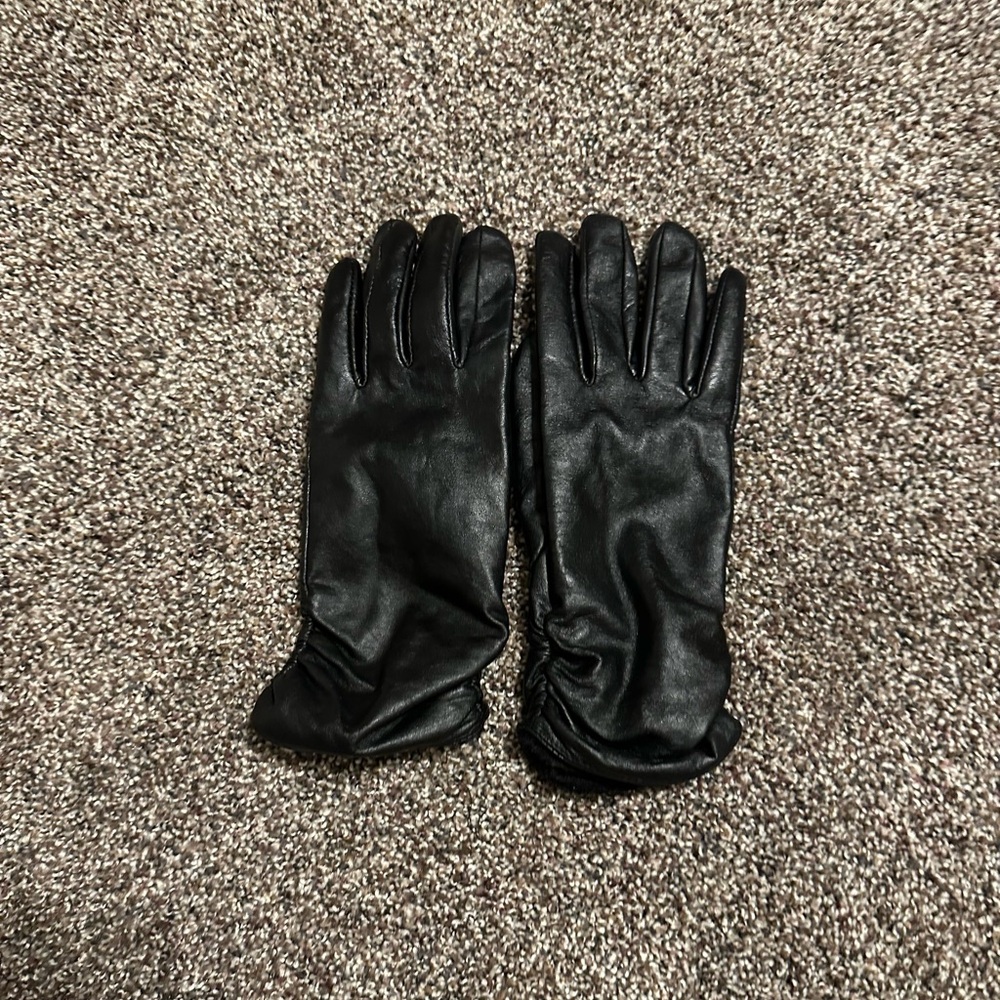 Vintage 1980’s Elegant Black Leather Gloves size 8.5